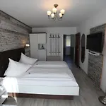 Diana Garni Hotel 3*