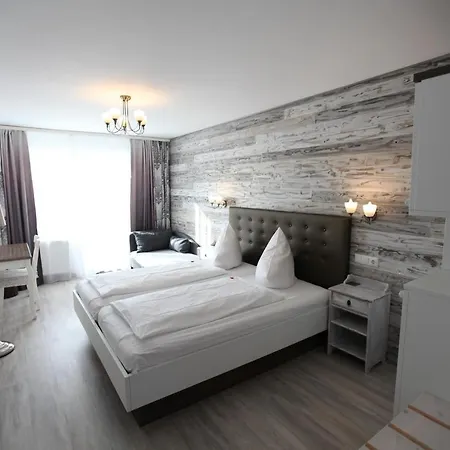 Diana Garni Ξενοδοχείο 3*