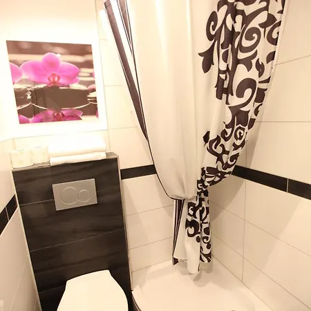 ホテル Diana Garni 3*