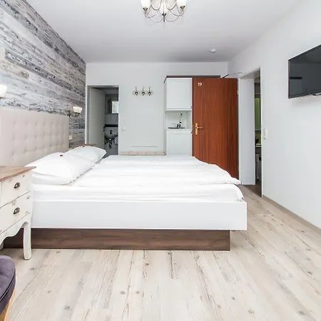 Diana Garni ホテル マレンテ