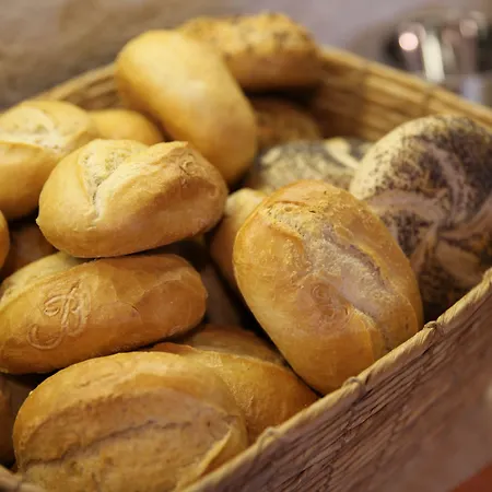 ホテル Diana Garni 3*