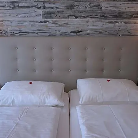 Hotel Diana Garni 3*