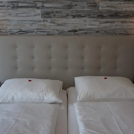 ホテル Diana Garni