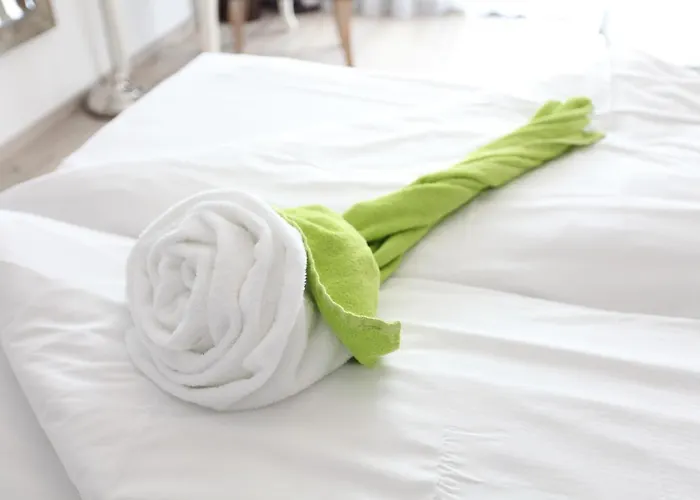 Diana Garni Hotell Malente